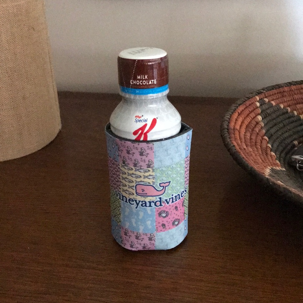 Vineyard Vines Koozie - Picture 2 of 3